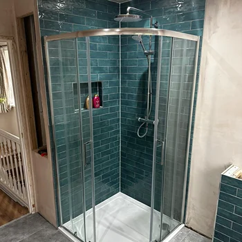 standing shower with shower screen